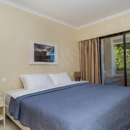 Alporchinos 840 شقة *